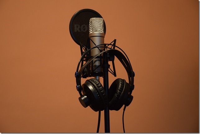 microphone-g56d640285_640